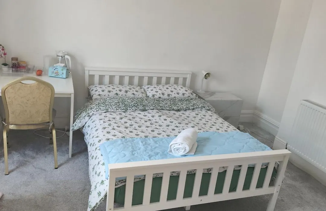 Double Room In Winton-1
